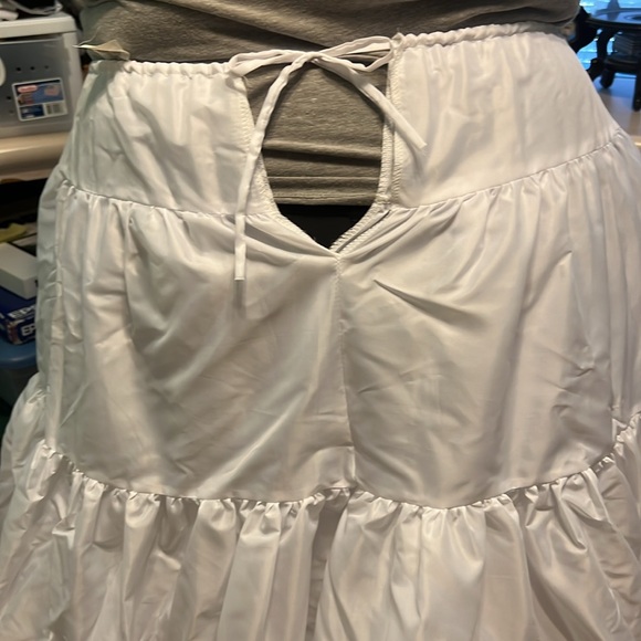 Merry Modes White crinoline prom wedding pageant gown slip. - Picture 4 of 5